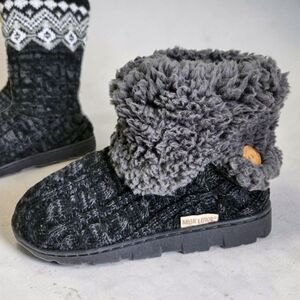 MUK LUKS Cozy Slipper Boots Womens 6 Short/High Shaft Faux Fur Gray Cabincore